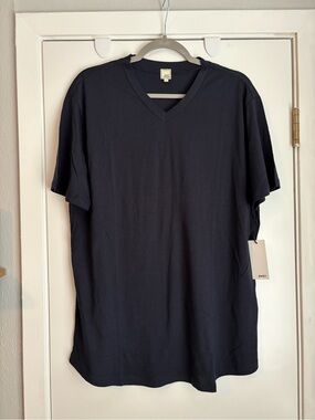 Classic Men's V-Neck Short Sleeve Tee - Navy